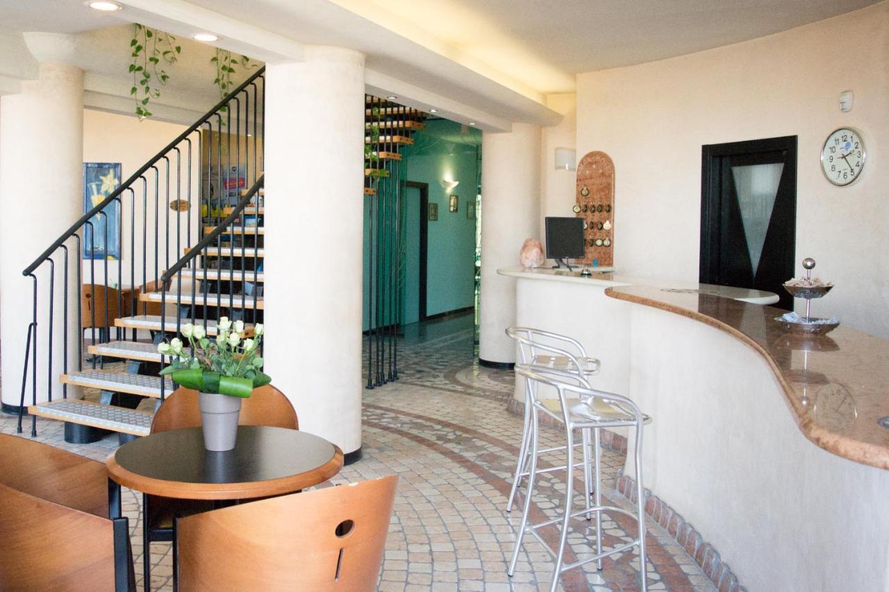 Amba Hotel Rimini Luaran gambar